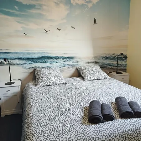 Caprices Ensoleilles 1 A 2 Pers Possibilite 2eme Avec Lit King Size En Supplement Avec Capacite 4 Pers Vue Panoramique, Petite Vue Mer, 300 Metres Les Bains Le Treport Petit Dejeuner Servi En En Option 住宿加早餐酒店